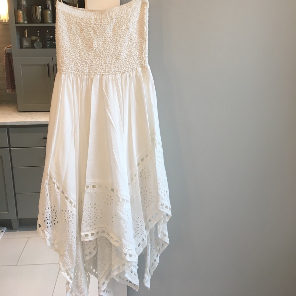 Michael Kors: strapless white summer dress