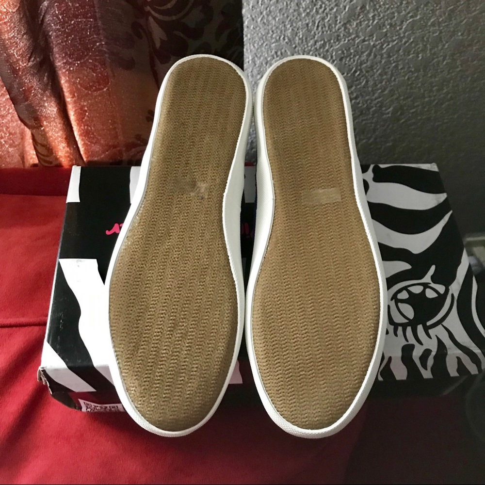 PINK➕PEPPER AMAZINGLY CUTE ➕COMFY WOMEN’S SLIP ONS - Picture 8 of 9