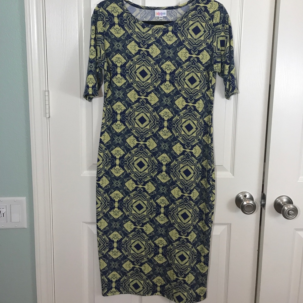 M LuLaRoe Julia Dress Like New