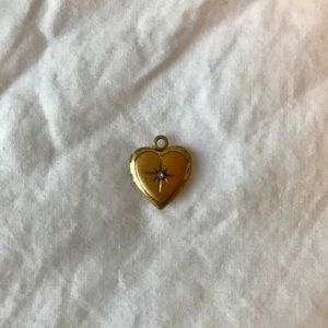 Gold heart pendant