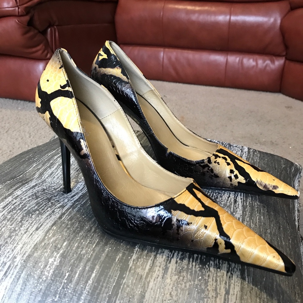 Pointed Pumps - image 1