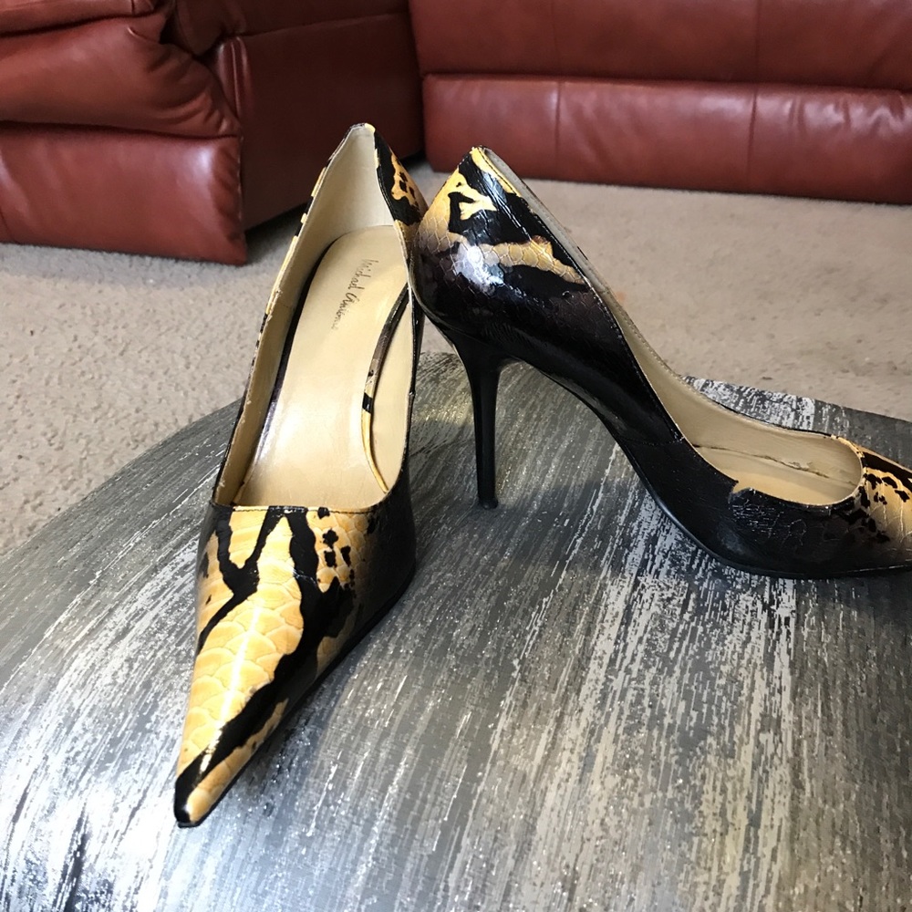 Pointed Pumps - image 3