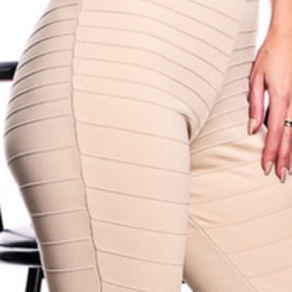 Off Shoulder Bandage Jumper - Picture 2 of 7