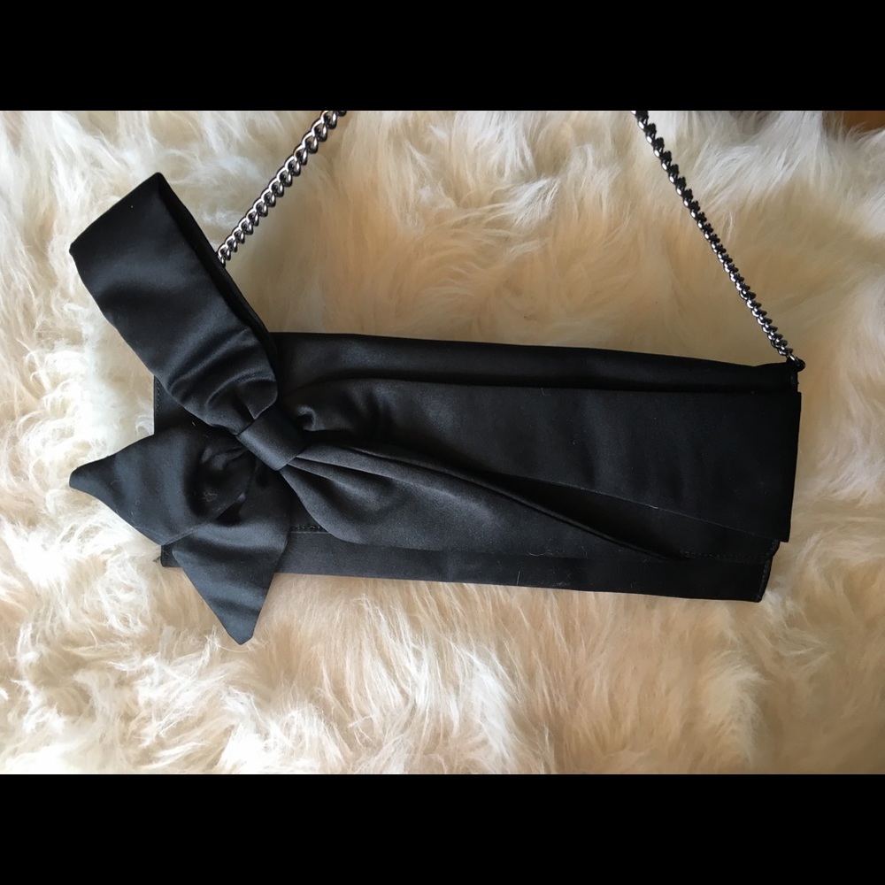 White House Black Market Bow Bag💋