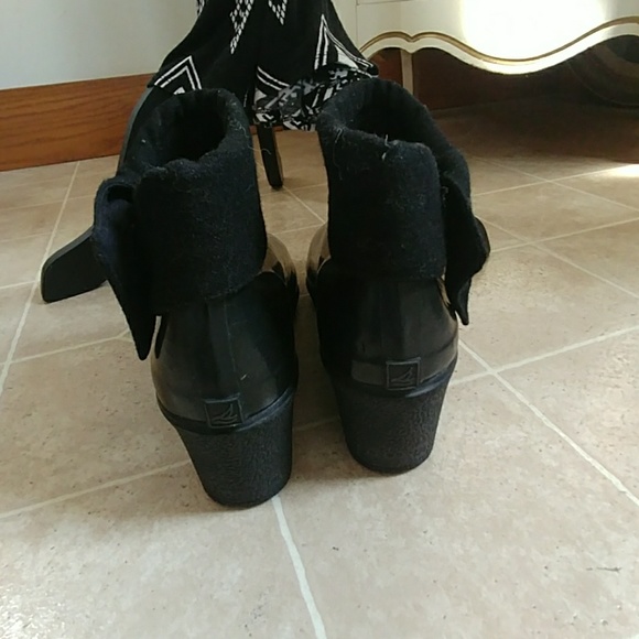 sperry waterproof rubber boot