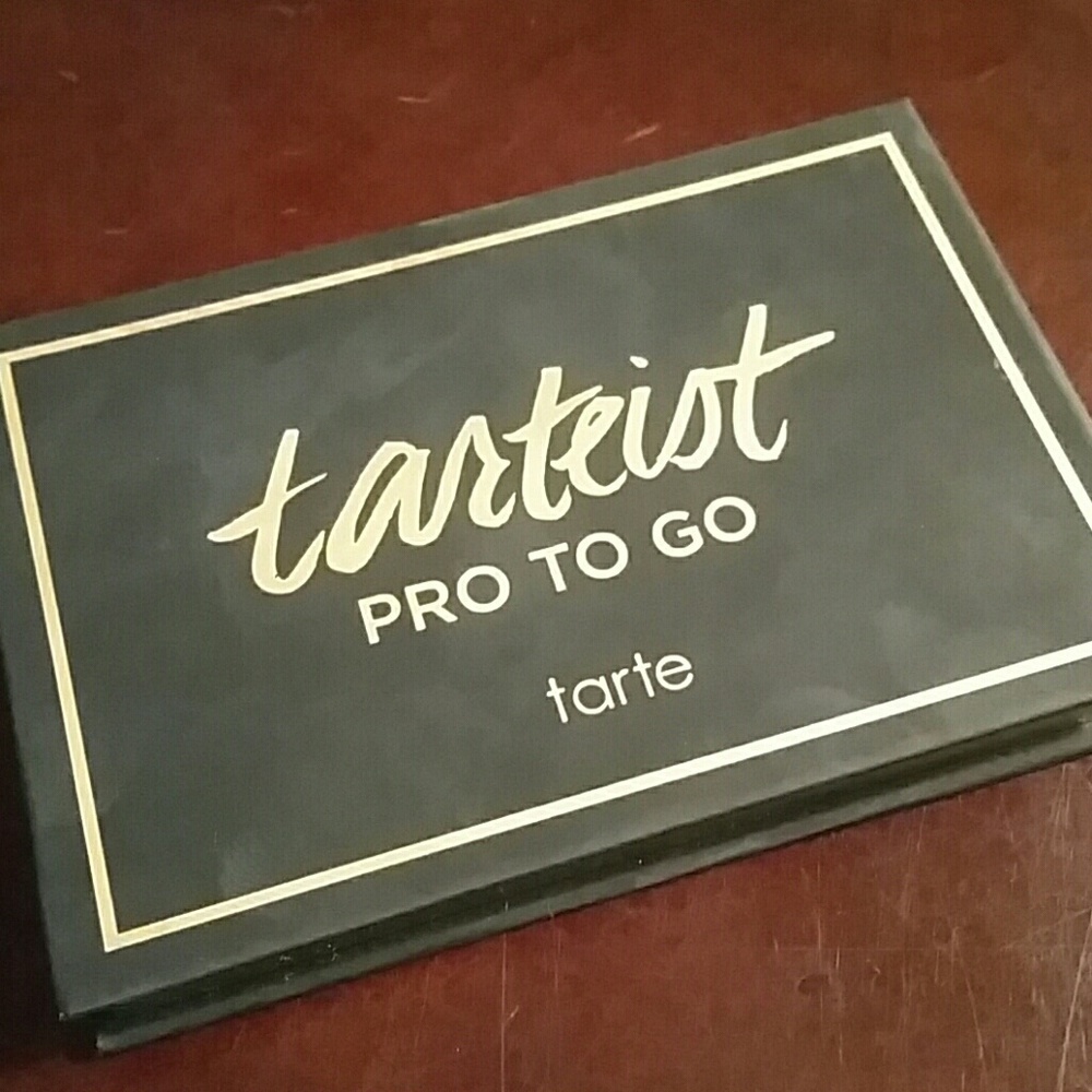 Tarte mini eye shadow palette - tarteist to go!
