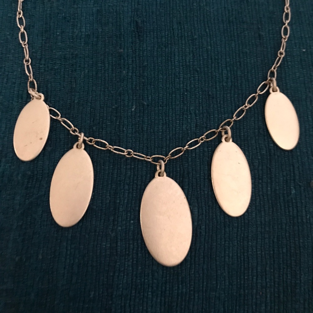 Silver oval disk pendant necklace