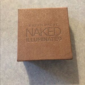 Urban Decay NAKED illuminated in "LUMINOUS"