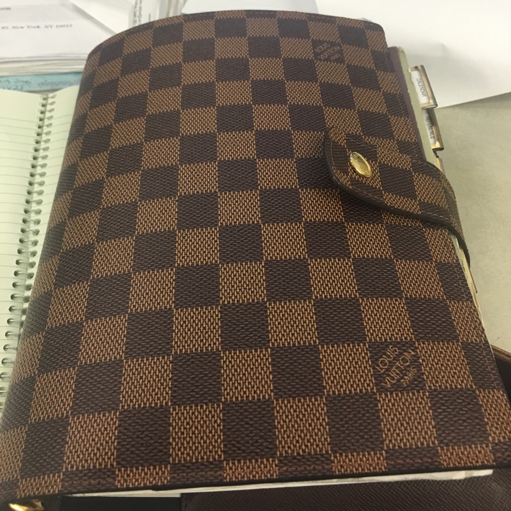 •Authentic Louis Vuitton GM Planner•