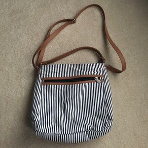 Thirty-One everything crossbody