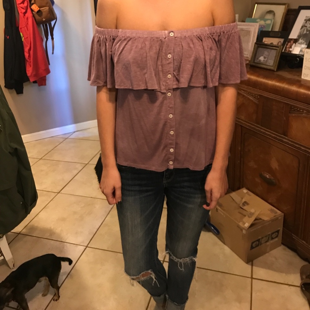 American eagle off the shoulder shirt