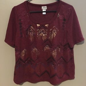 Daytrip Burgundy Gold Chevron T-Shirt