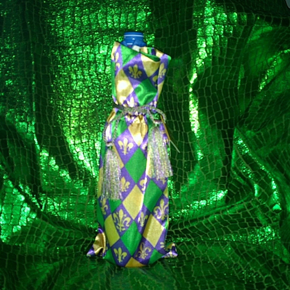 Fleur de Lis wine bottle bag.
