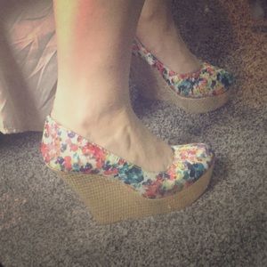 Brash floral wedges, wore once