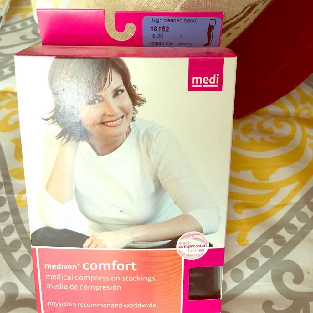 Thigh high compression hose