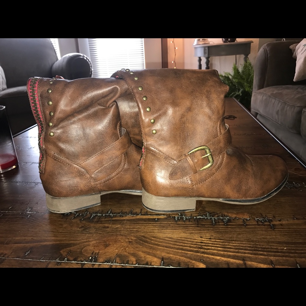 Brown Boots with Red Zipper