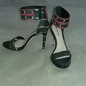 Gianni Bini Red White and Black Heels