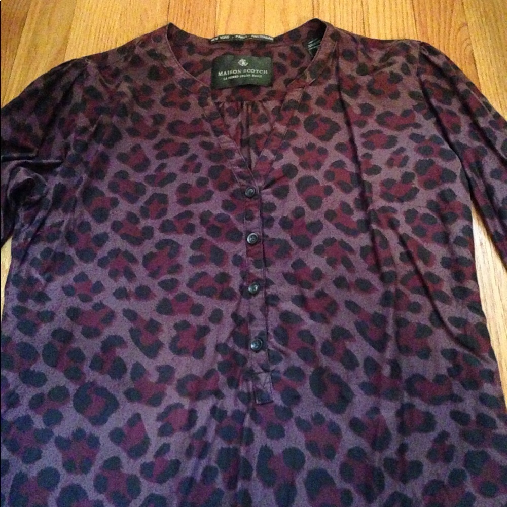 Chic purple leopard print cotton blouse
