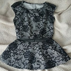 Juniors cap sleeve peplum top