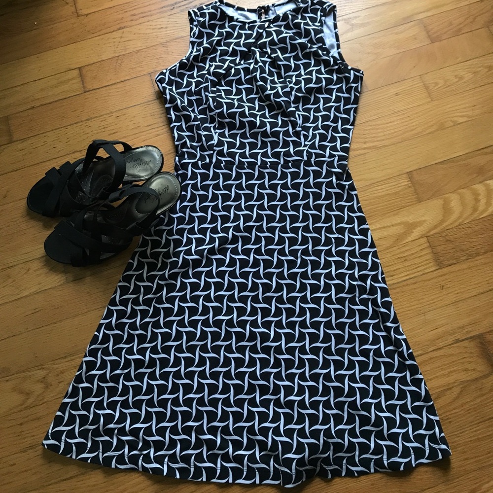 New York & company Medium empire summer dress