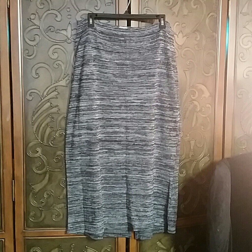 Long skirt with slit in back