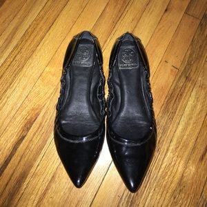 Tory Burch Pointy toe flat