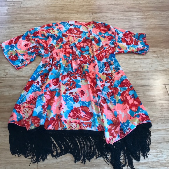 LuLaRoe Tops - Large Monroe Kimono by LuLaRoe