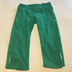 Athleta Kelly Green drifit knickers