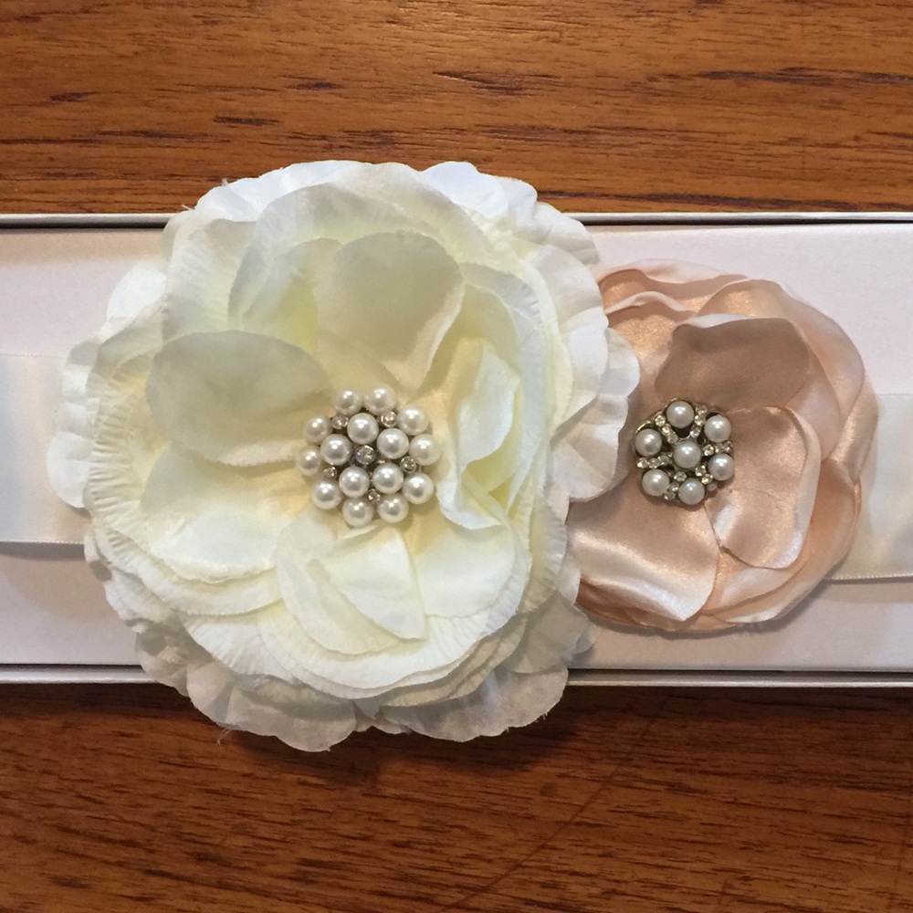 Beautiful Ivory and Peach floral belt