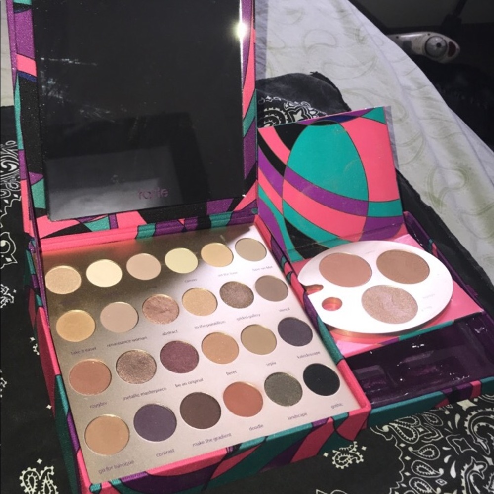 Tarte Holiday Eyeshadow pallet & Face Duo