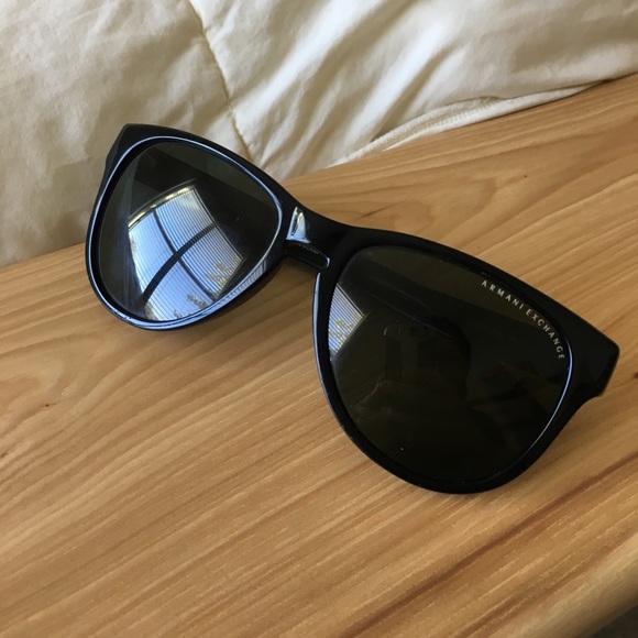 SOLD EUC Armani Exchange Sunglasses AX 4015 - Picture 3 of 5