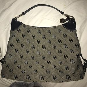 Dooney and Bourke purse good condition medium size