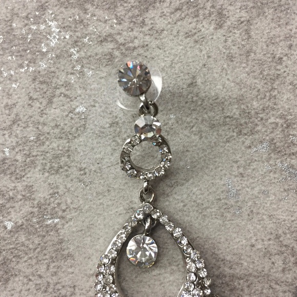 Bling Rhinestone earring - Picture 3 of 5