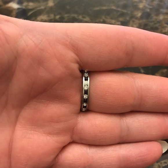 Ring. - Picture 4 of 6