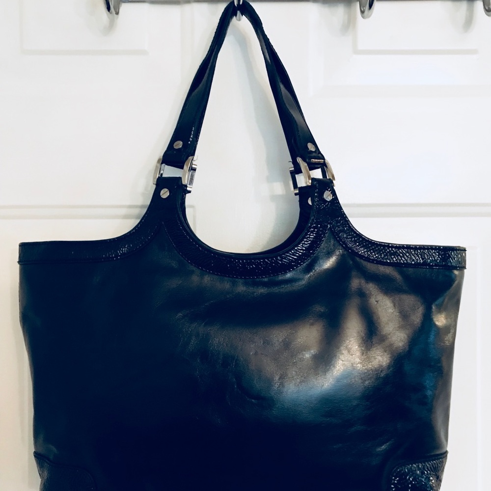 🚫SOLD🚫Tory Burch Large Logo Black Leather Tote - Picture 5 of 6