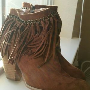 Fringe booties!
