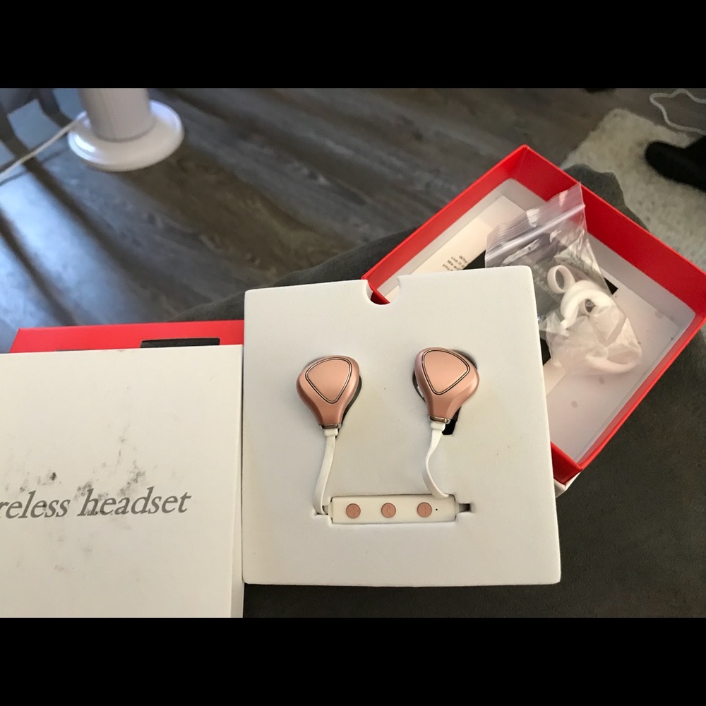New Bluetooth wireless headphones