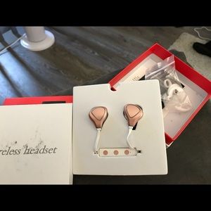 New Bluetooth wireless headphones