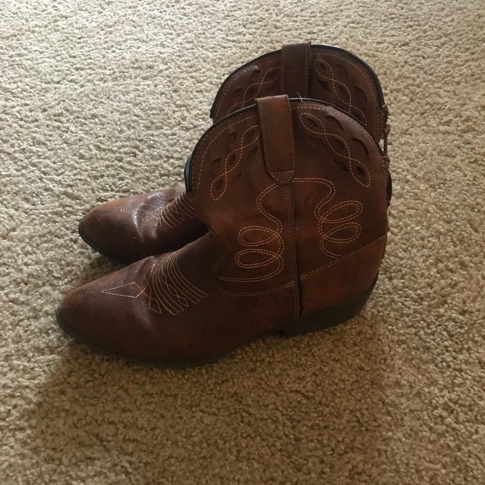 Cowboy boots - target