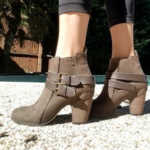 Crown Vintage Olive booties