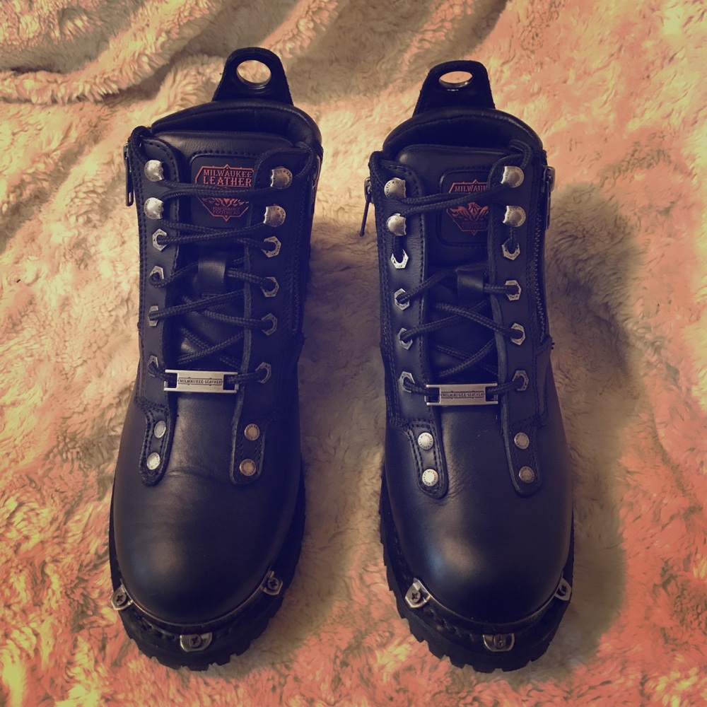 Black Milwaukee-Leather Ankle Boots