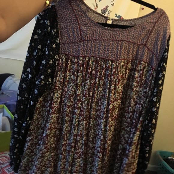 shirts/dresses - Picture 3 of 6