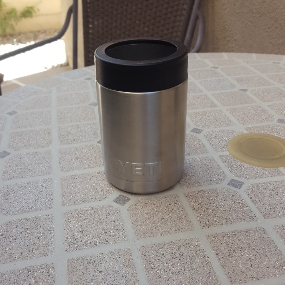 Yeti Rambler Colster
