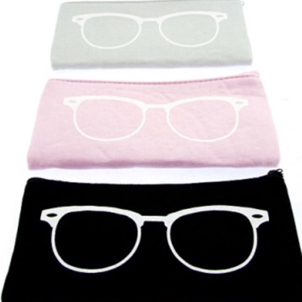 CLEARANCE* Glasses or cosmetics bag!