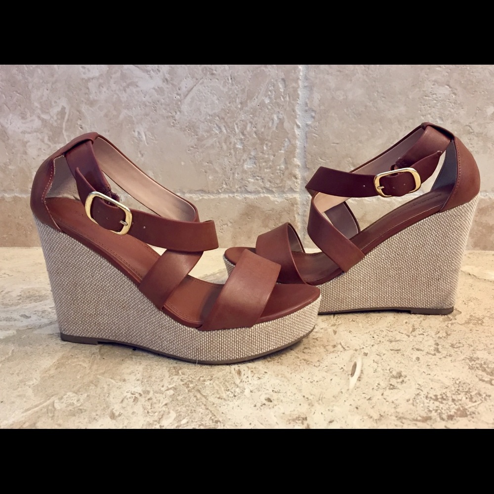 Banana Republic leather wedge