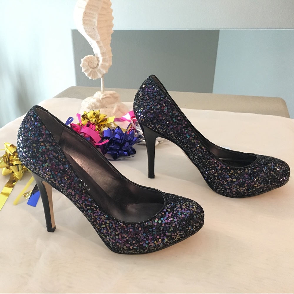 Ivanka Trump Sparkley Pumps Size 7.5 = 6.5 Run Sml