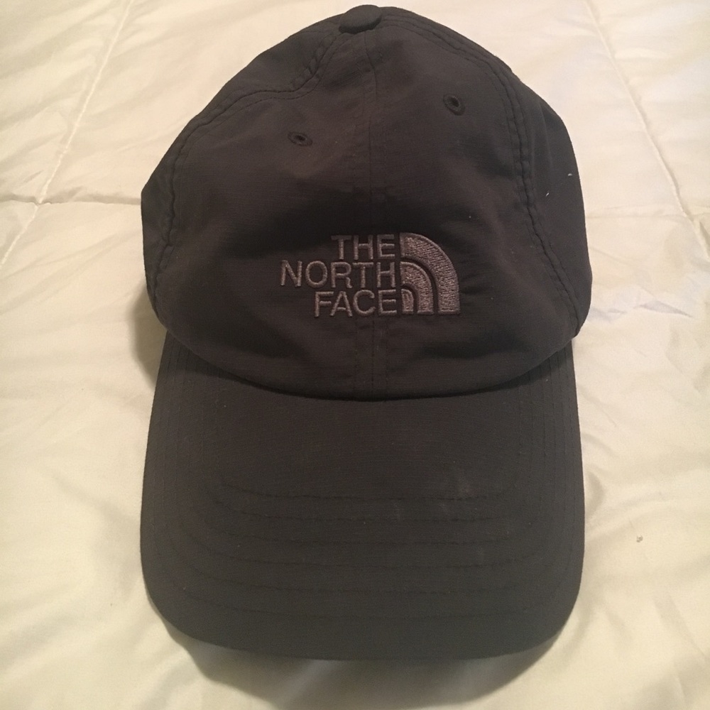 Women’s North Face Baseball Hat