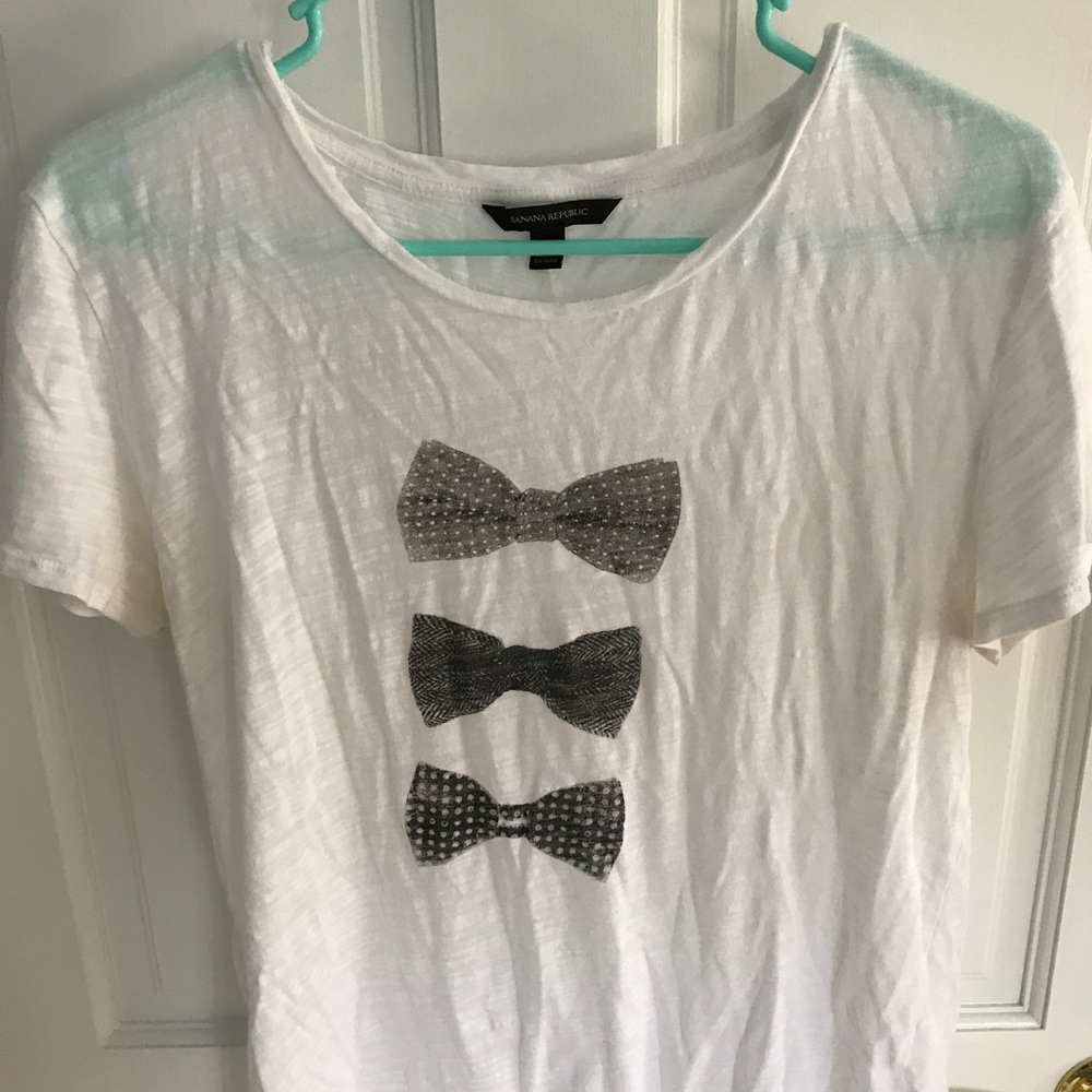 Banana Republic white tee