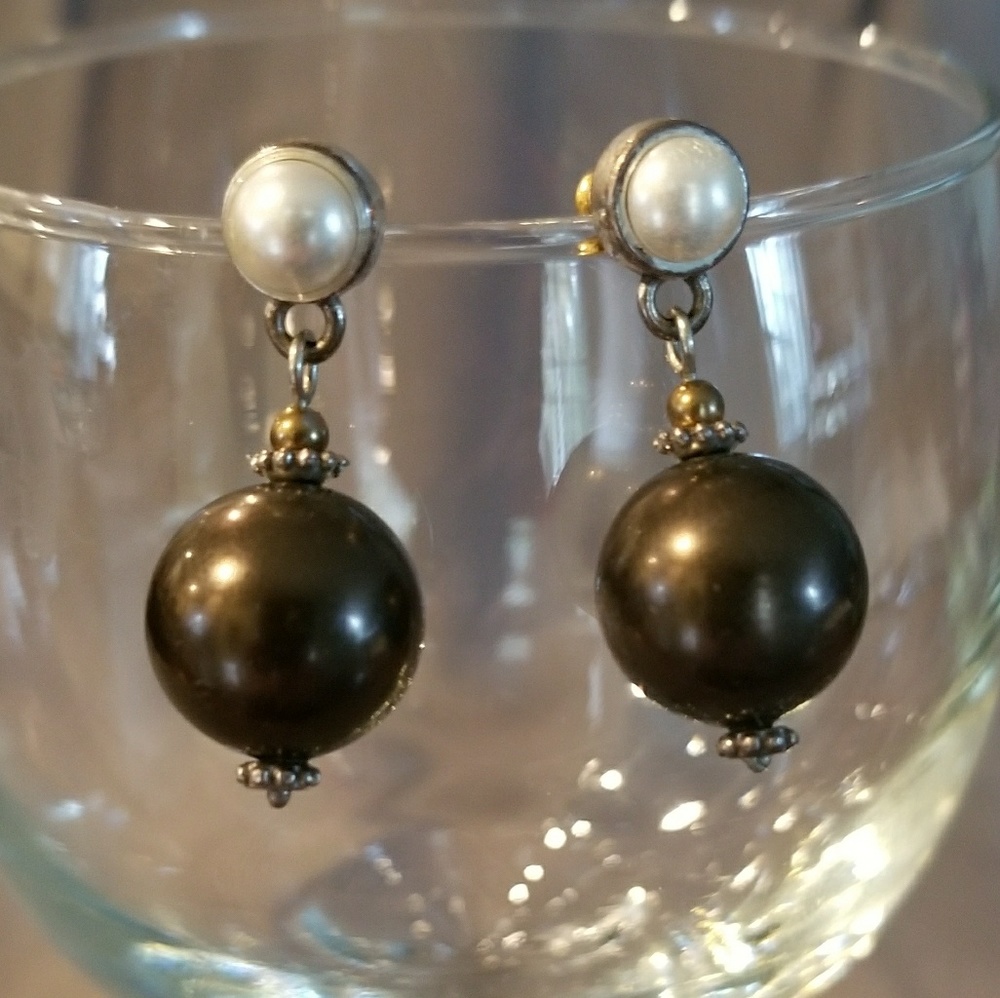 Beautiful Brighton Authentic Pearl Earrings