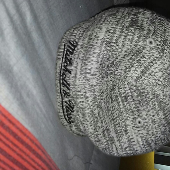 Mitchell and ness bulls hat - Picture 2 of 3